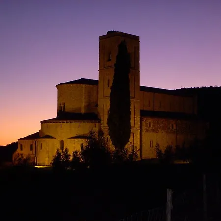 Borgo Tepolini 4* Castel del Piano (Tuscany)
