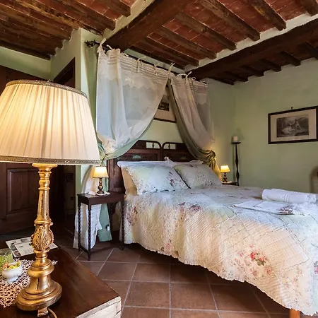 Borgo Tepolini Bed & Breakfast 4*