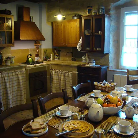 Bed & Breakfast Borgo Tepolini Castel del Piano (Tuscany)