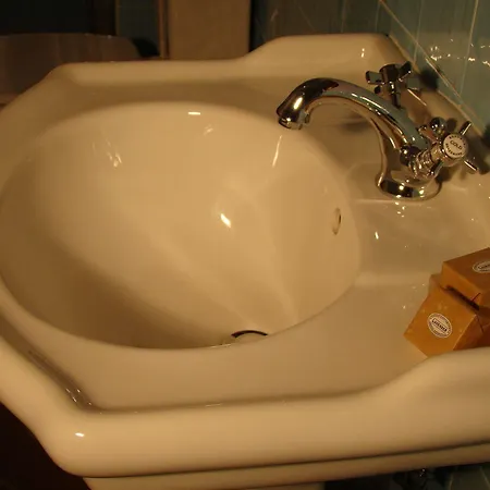 Borgo Tepolini Bed & Breakfast 4*